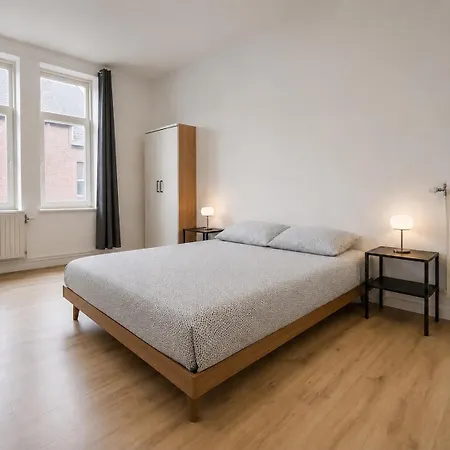 Station 82a Charleroi-airport Apartament
